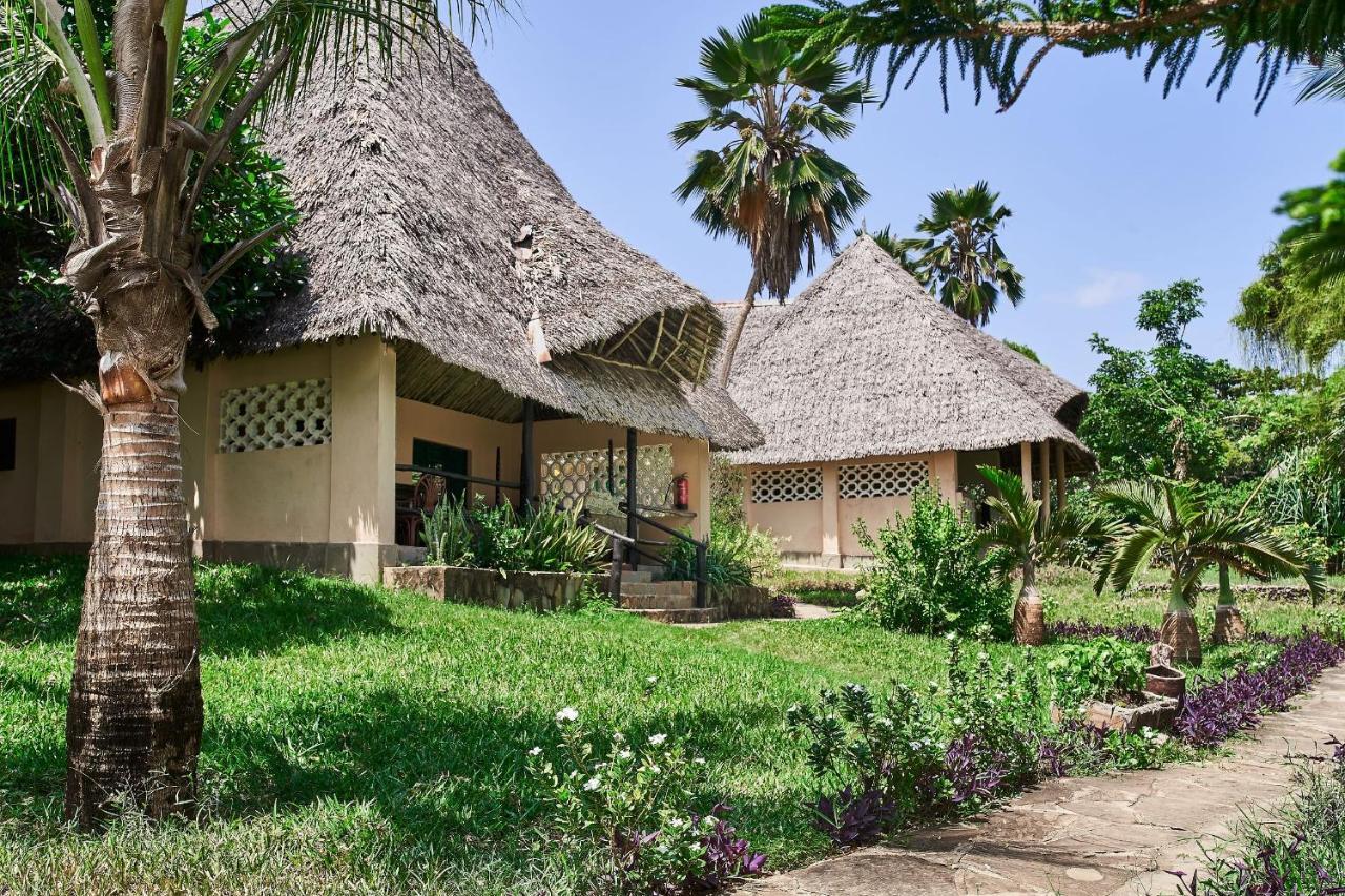 Coral Beach Resort Diani Beach Exterior foto