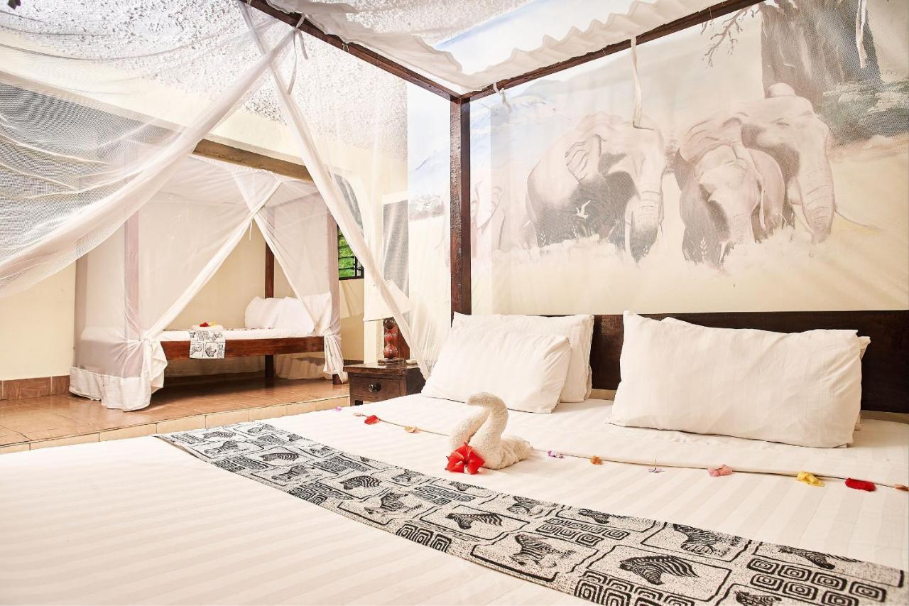 Coral Beach Resort Diani Beach Exterior foto