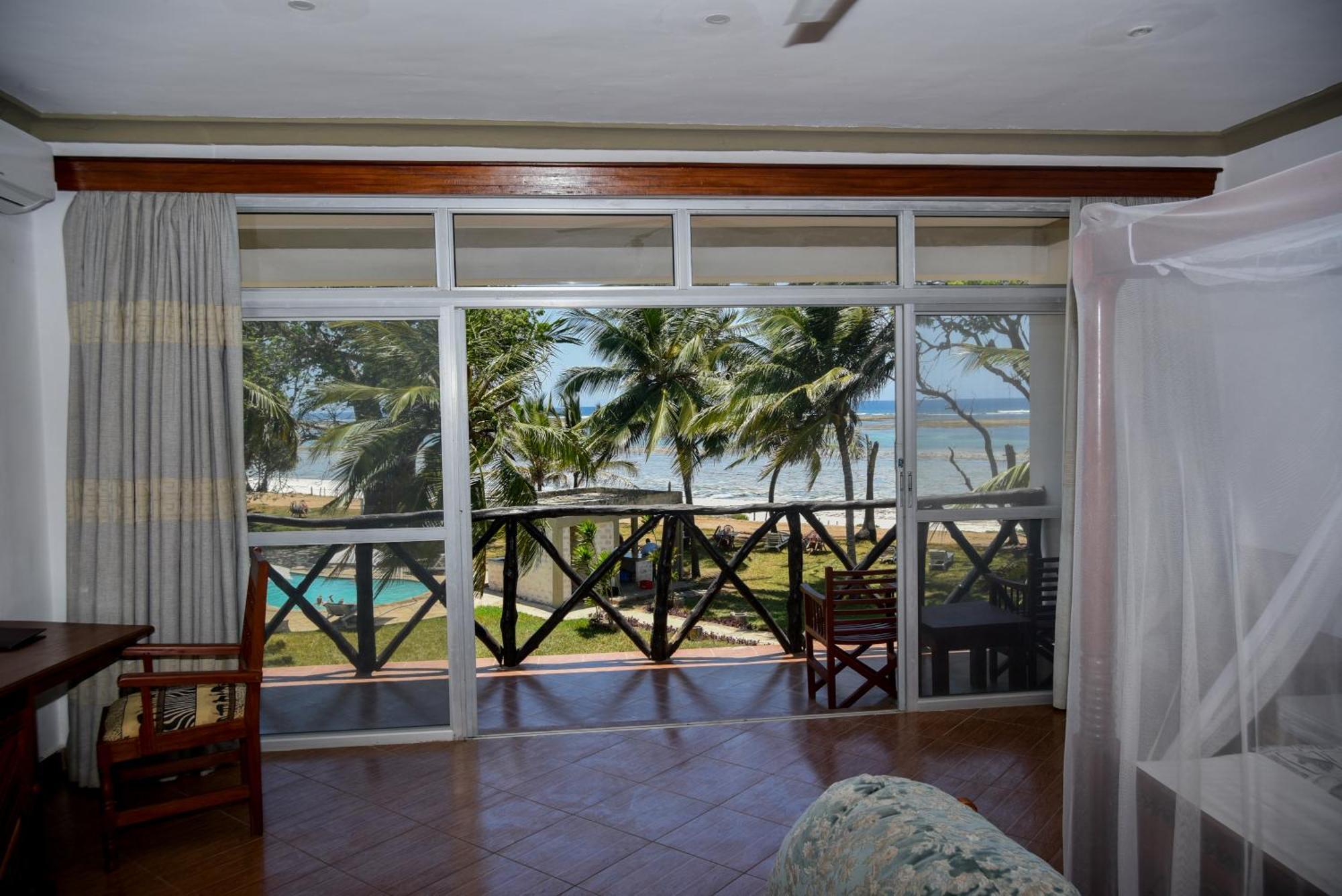 Coral Beach Resort Diani Beach Exterior foto