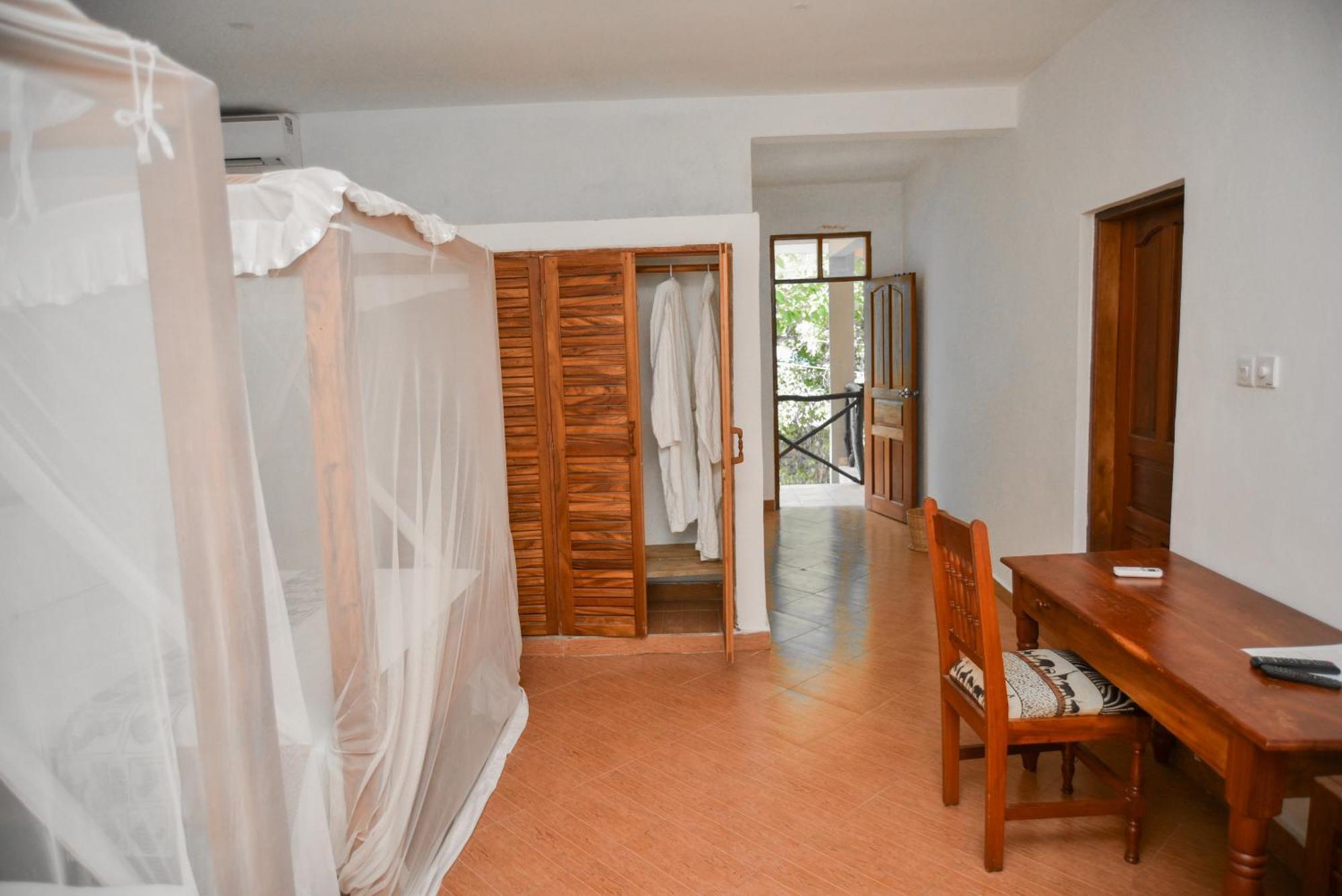 Coral Beach Resort Diani Beach Exterior foto