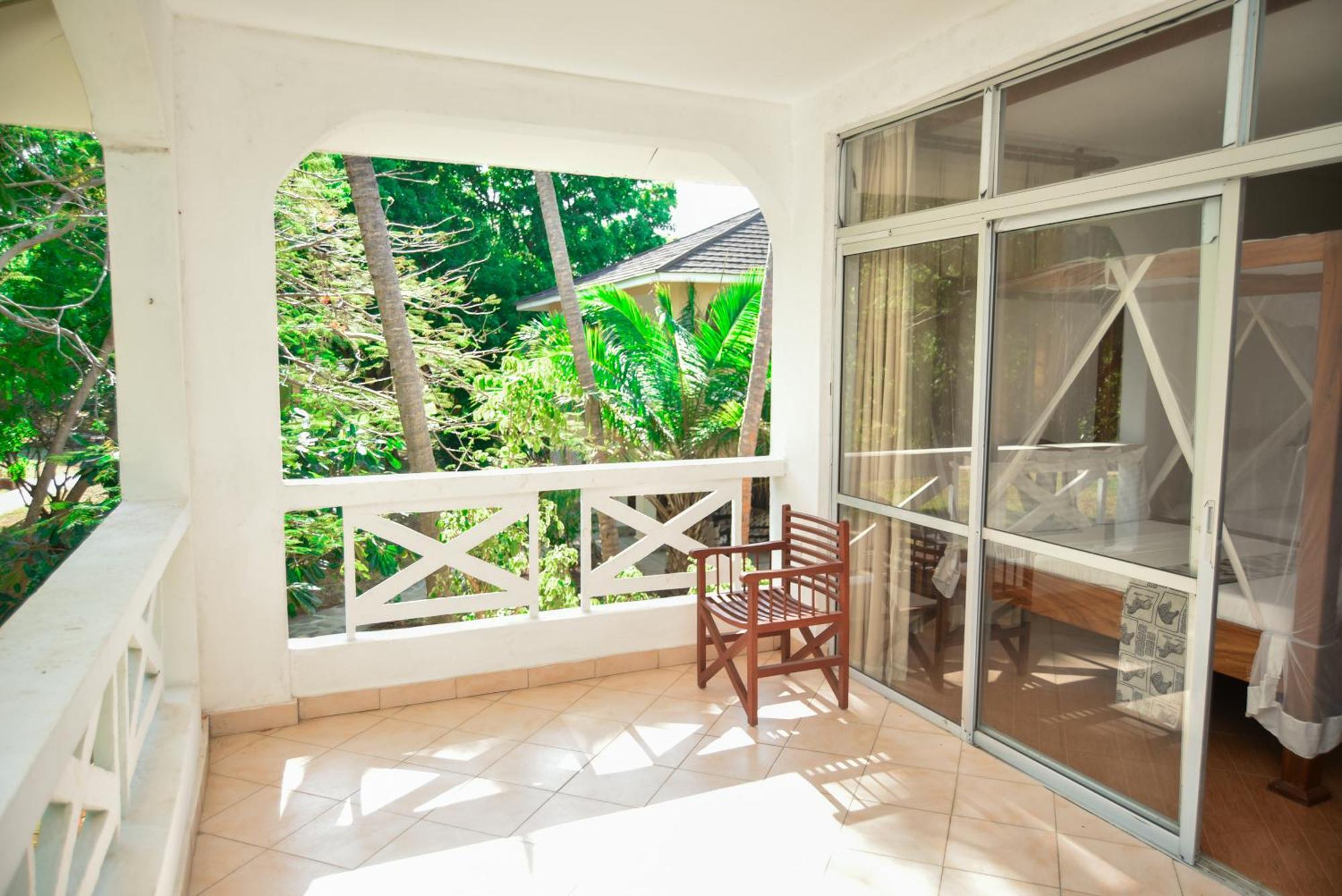 Coral Beach Resort Diani Beach Exterior foto