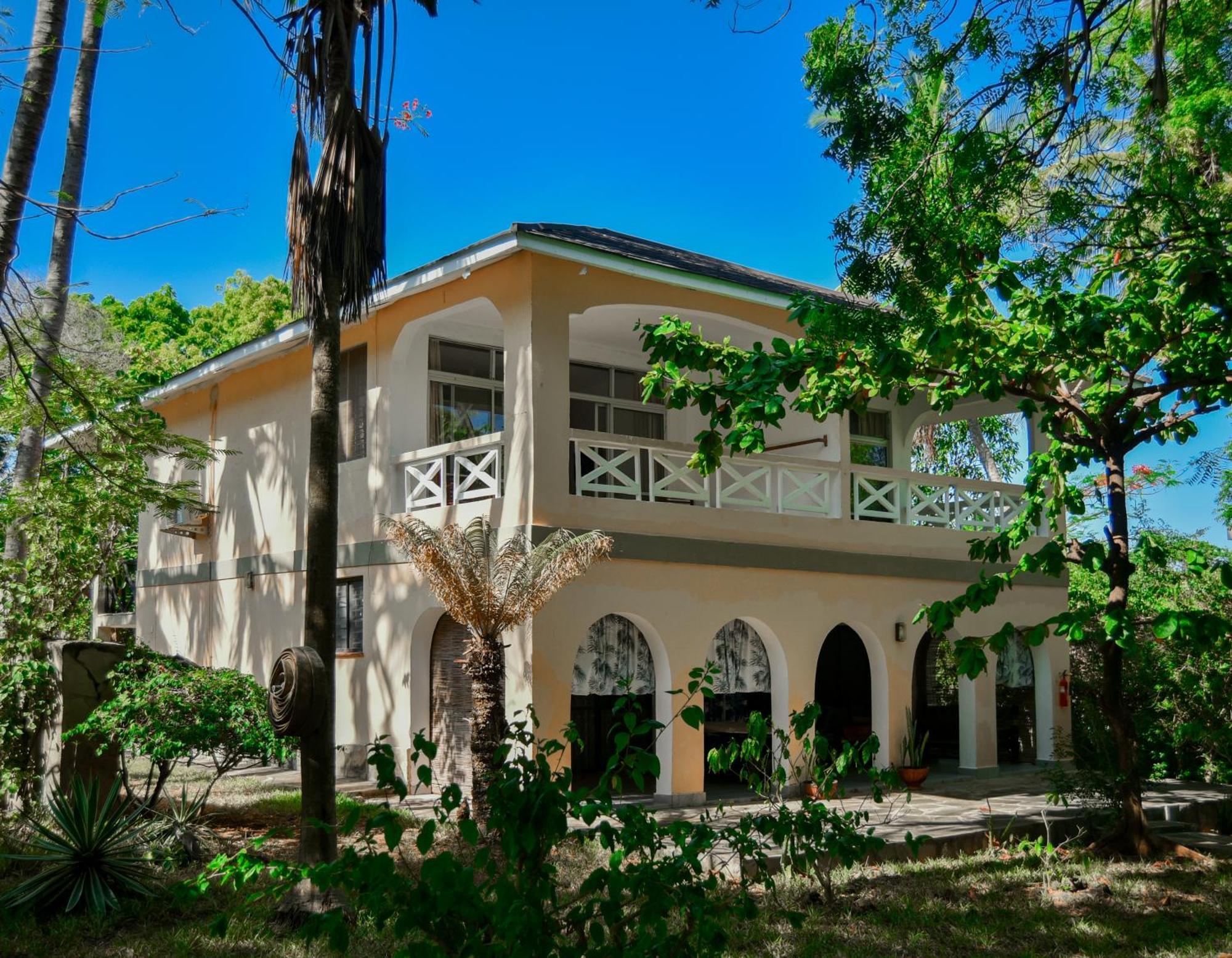 Coral Beach Resort Diani Beach Exterior foto