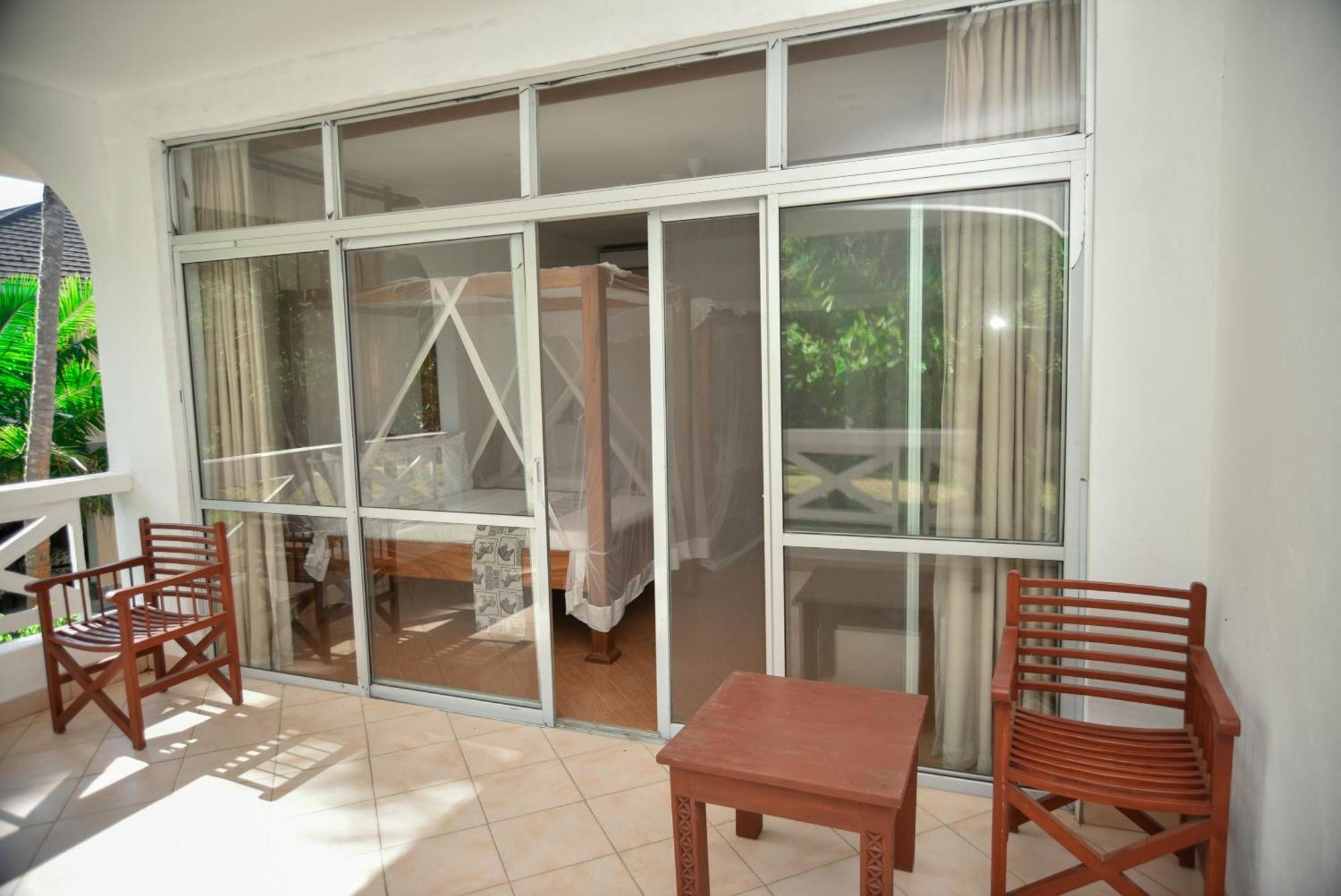 Coral Beach Resort Diani Beach Exterior foto