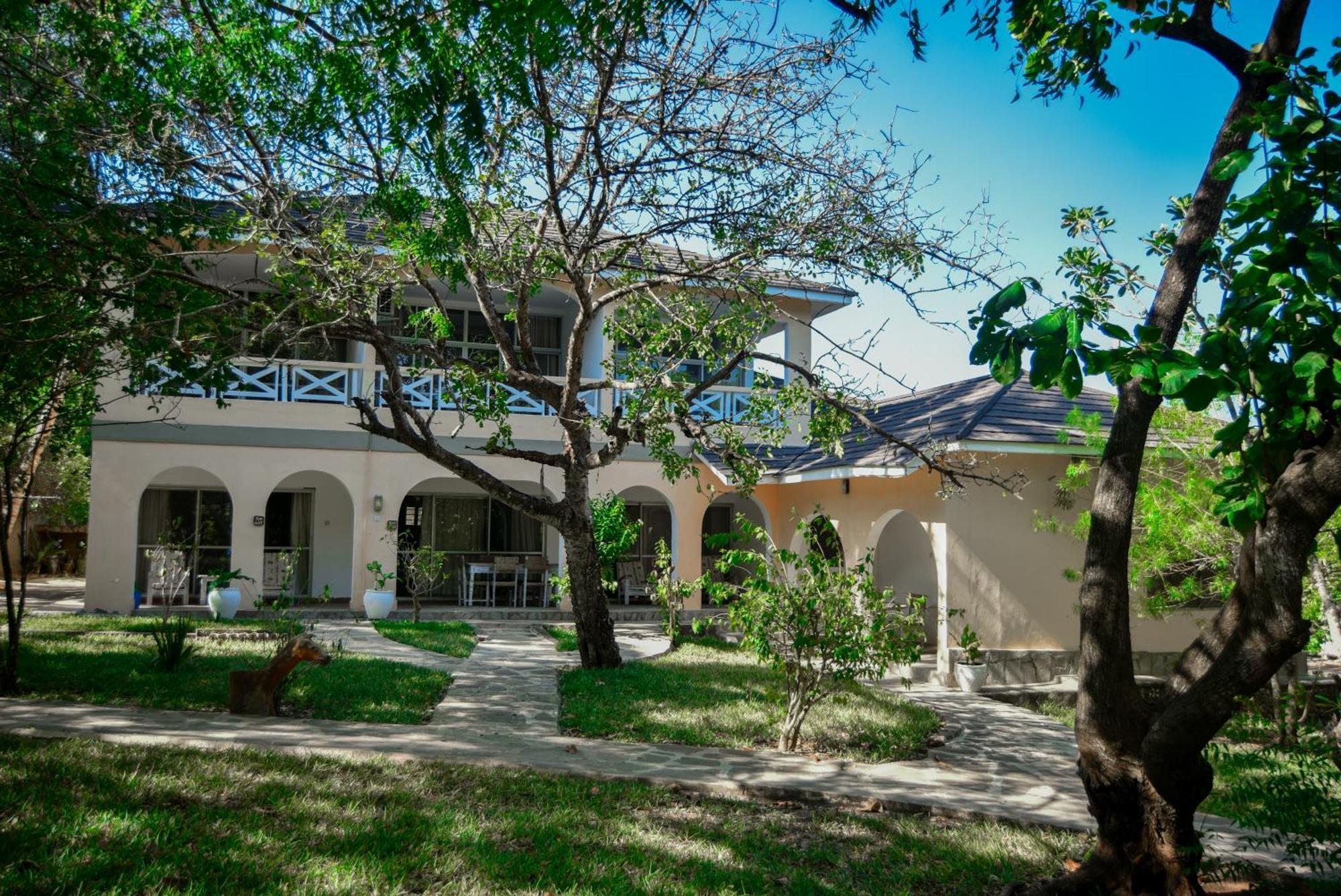 Coral Beach Resort Diani Beach Exterior foto