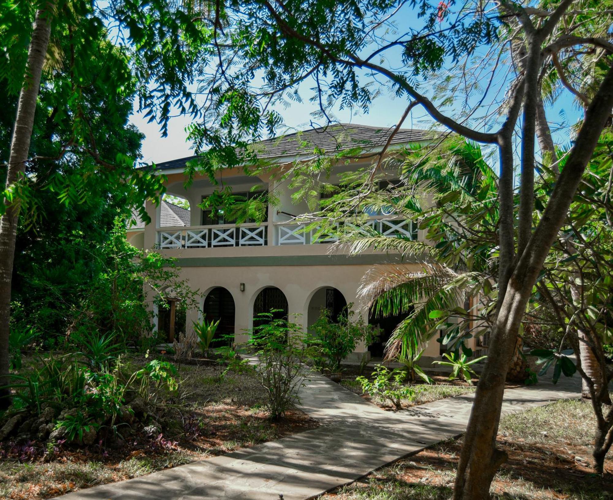 Coral Beach Resort Diani Beach Exterior foto