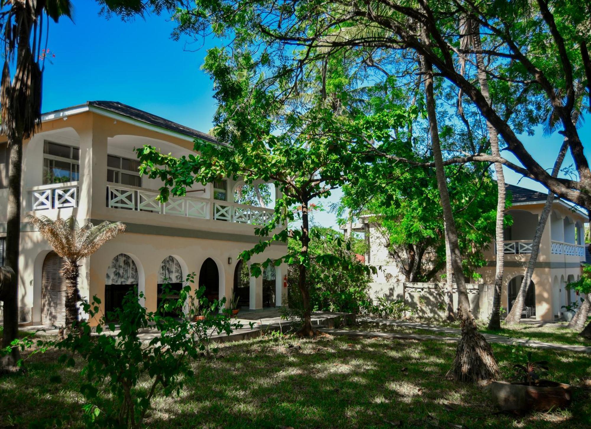 Coral Beach Resort Diani Beach Exterior foto