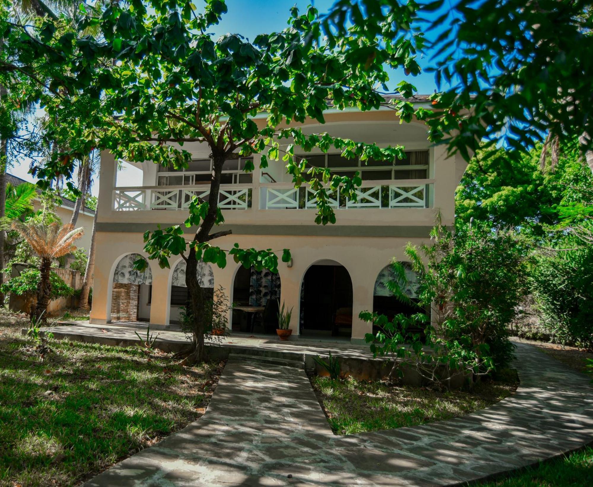 Coral Beach Resort Diani Beach Exterior foto