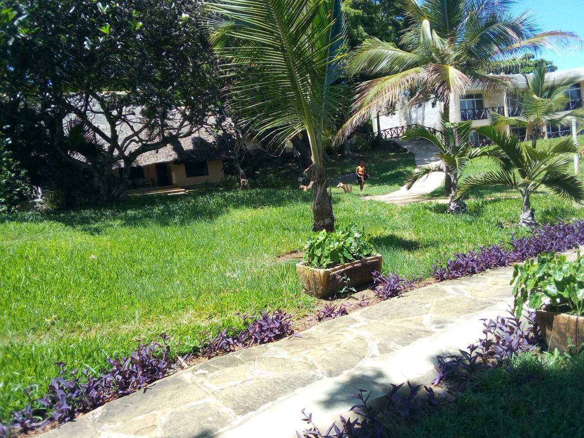 Coral Beach Resort Diani Beach Exterior foto